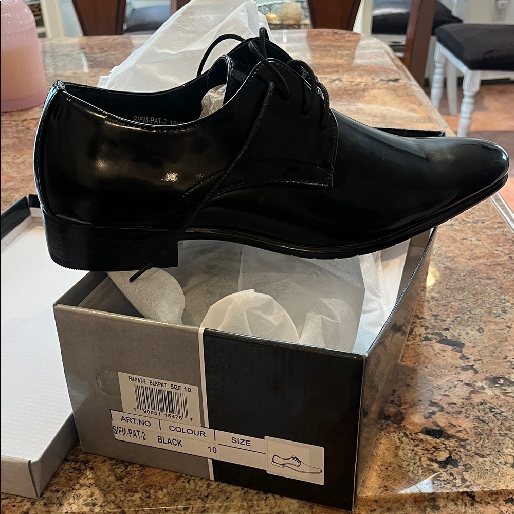 Men's Black Patent Lace-Up Derby Dress Shoes